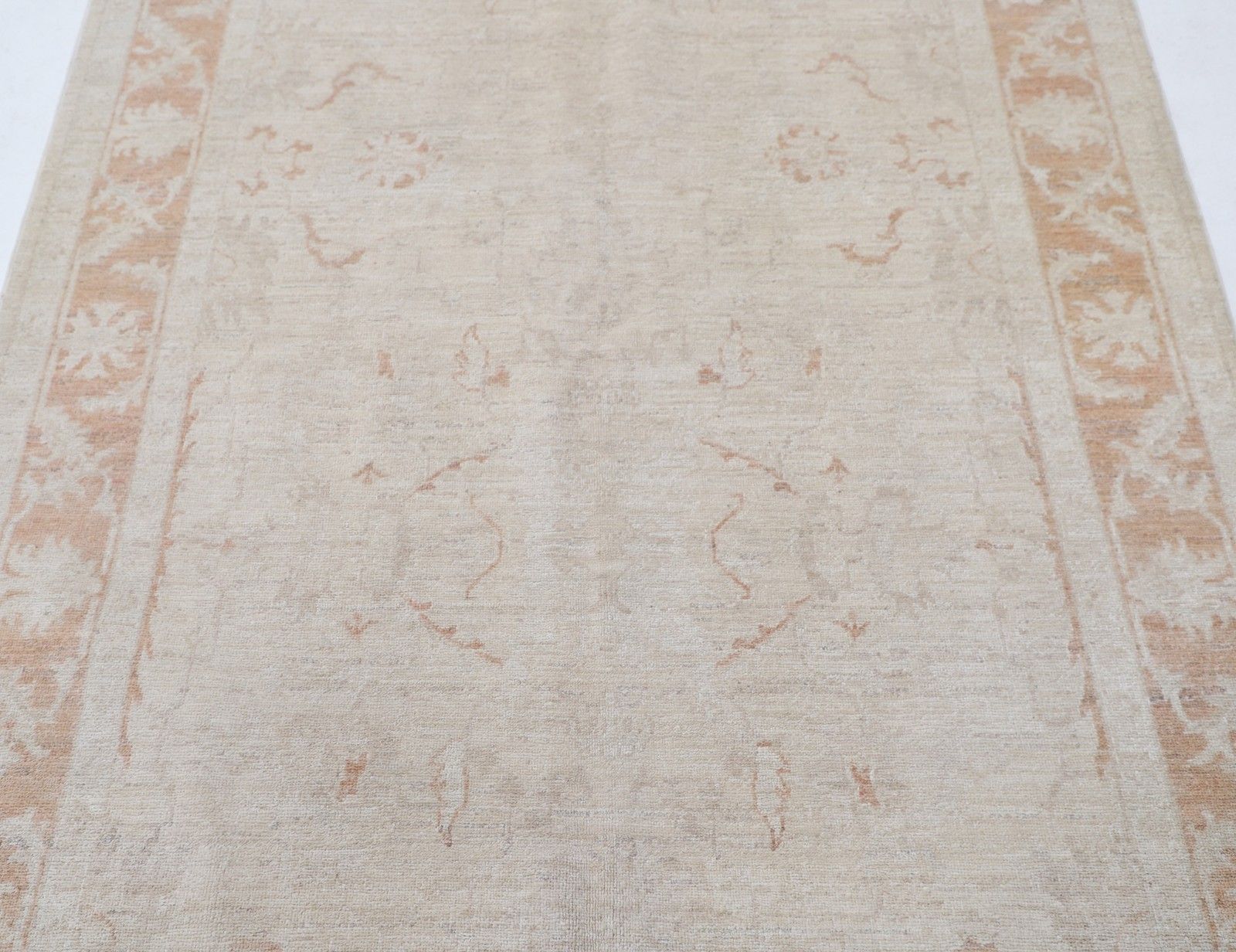 5x7.4 Ft Handknotted Floral Patterned Beige Area Rug For Home Decor. 100% Wool photo for sale