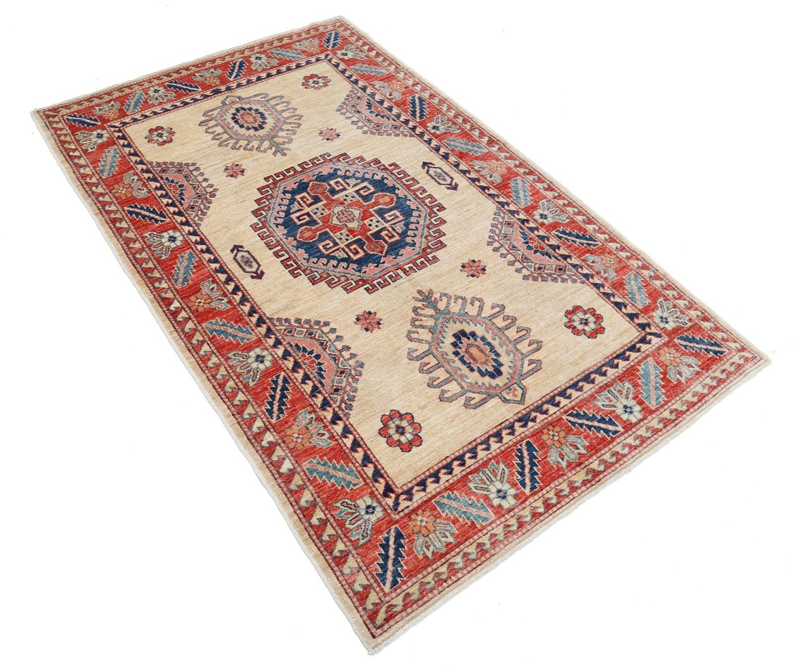 4x6,6 ft handgeknoopt tapijt in ivoor, rood en blauw met geometrisch medaillonmotief photo for sale