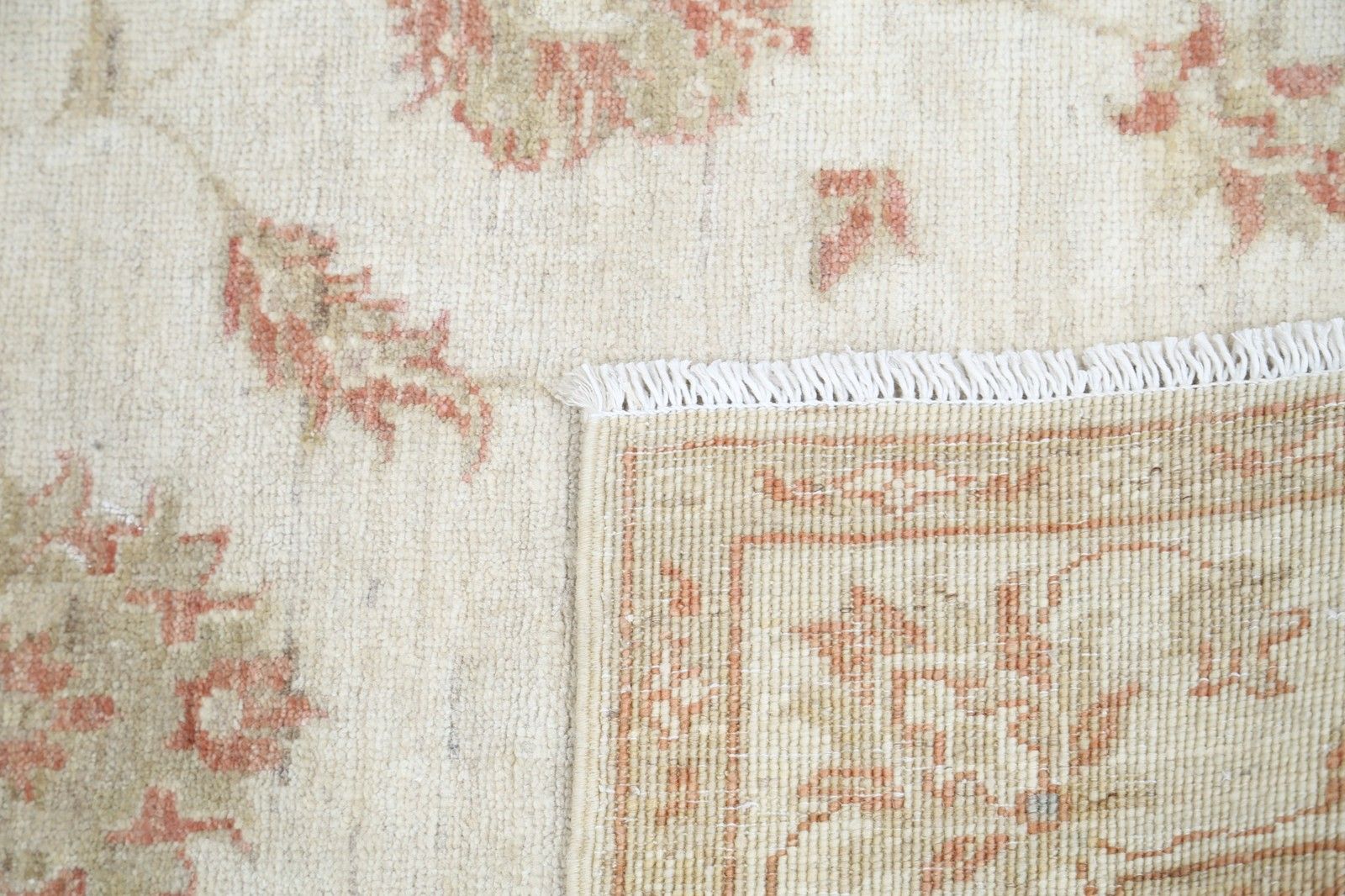 Tapis turc noué à la main, beige, motif floral sur toute la surface, 85 x 110 cm photo 498.0