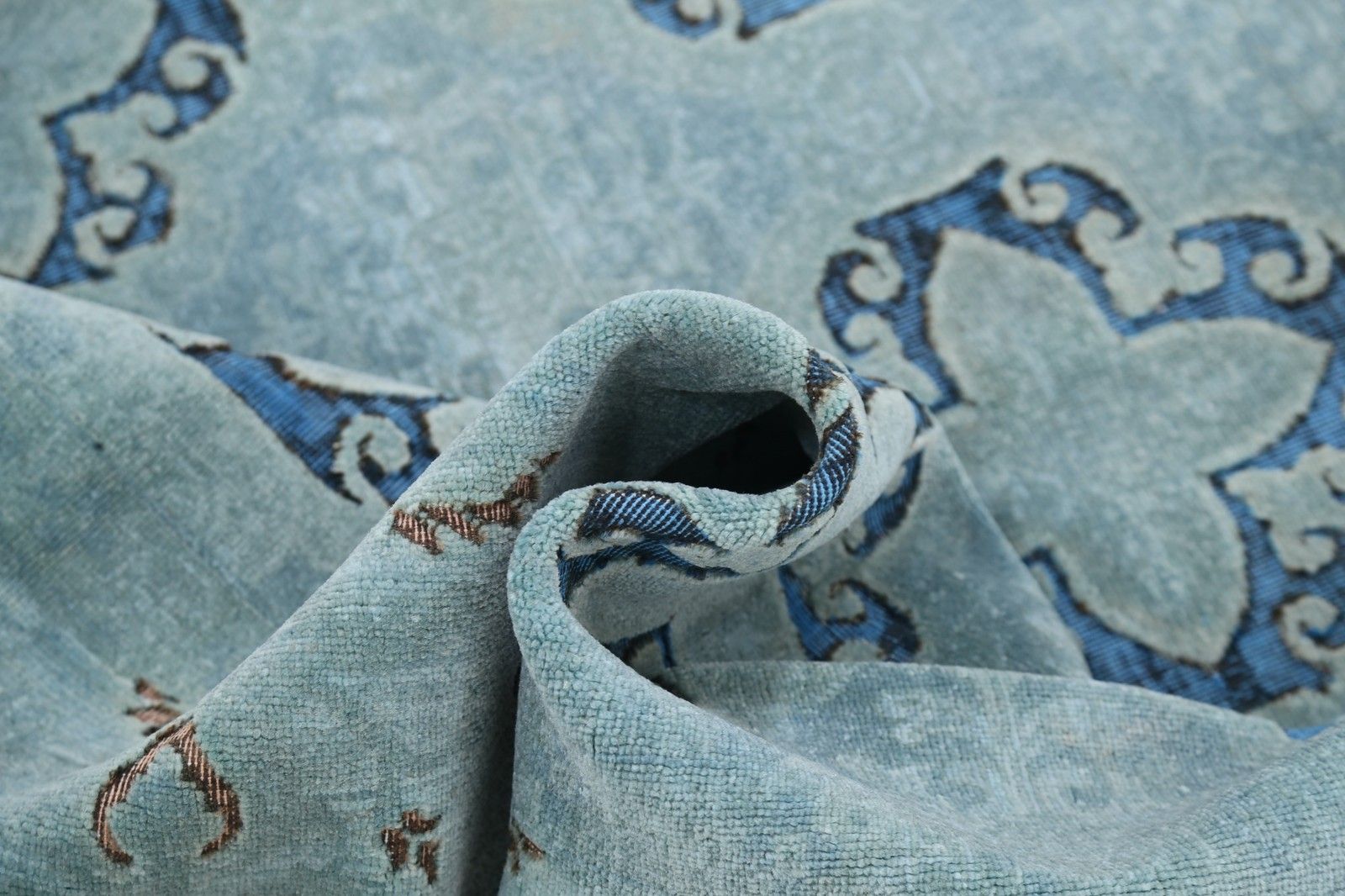 6.2x8.6 Ft Handmade Light Blue And Navy Blue Rug. Quatrefoil Medallion Design photo buy