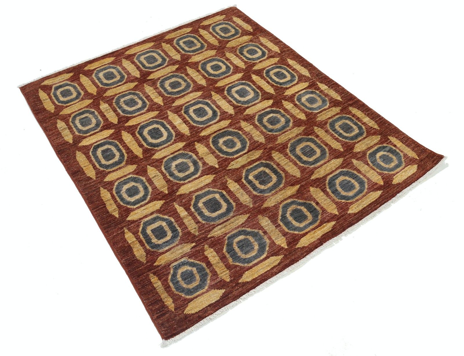 Tapis noué à la main rouille, or et anthracite à motif géométrique, 120 x 138 cm photo furniture