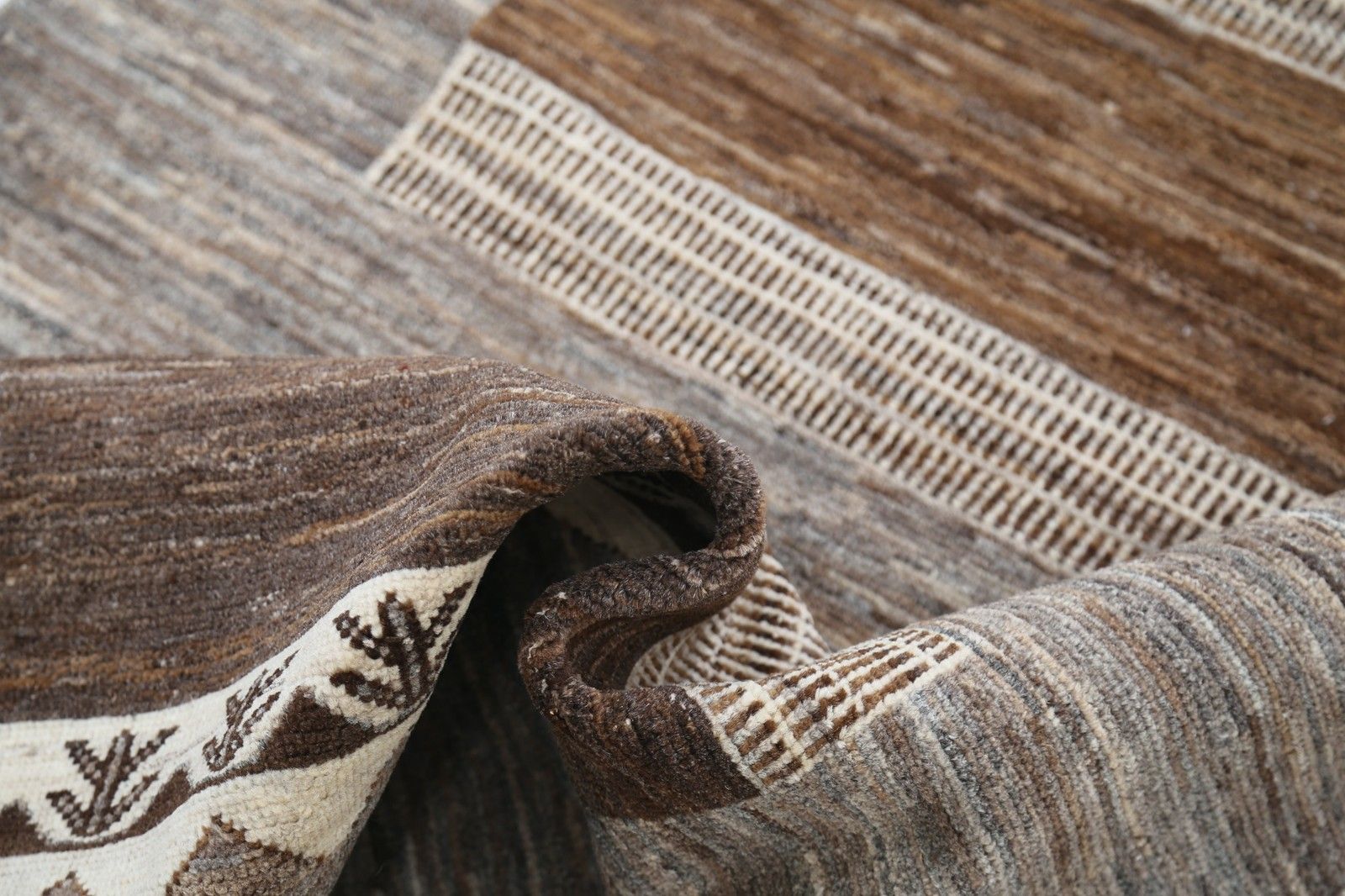 Tapis en laine noué à la main, motif géométrique tribal, 97 x 196 cm photo vinterior