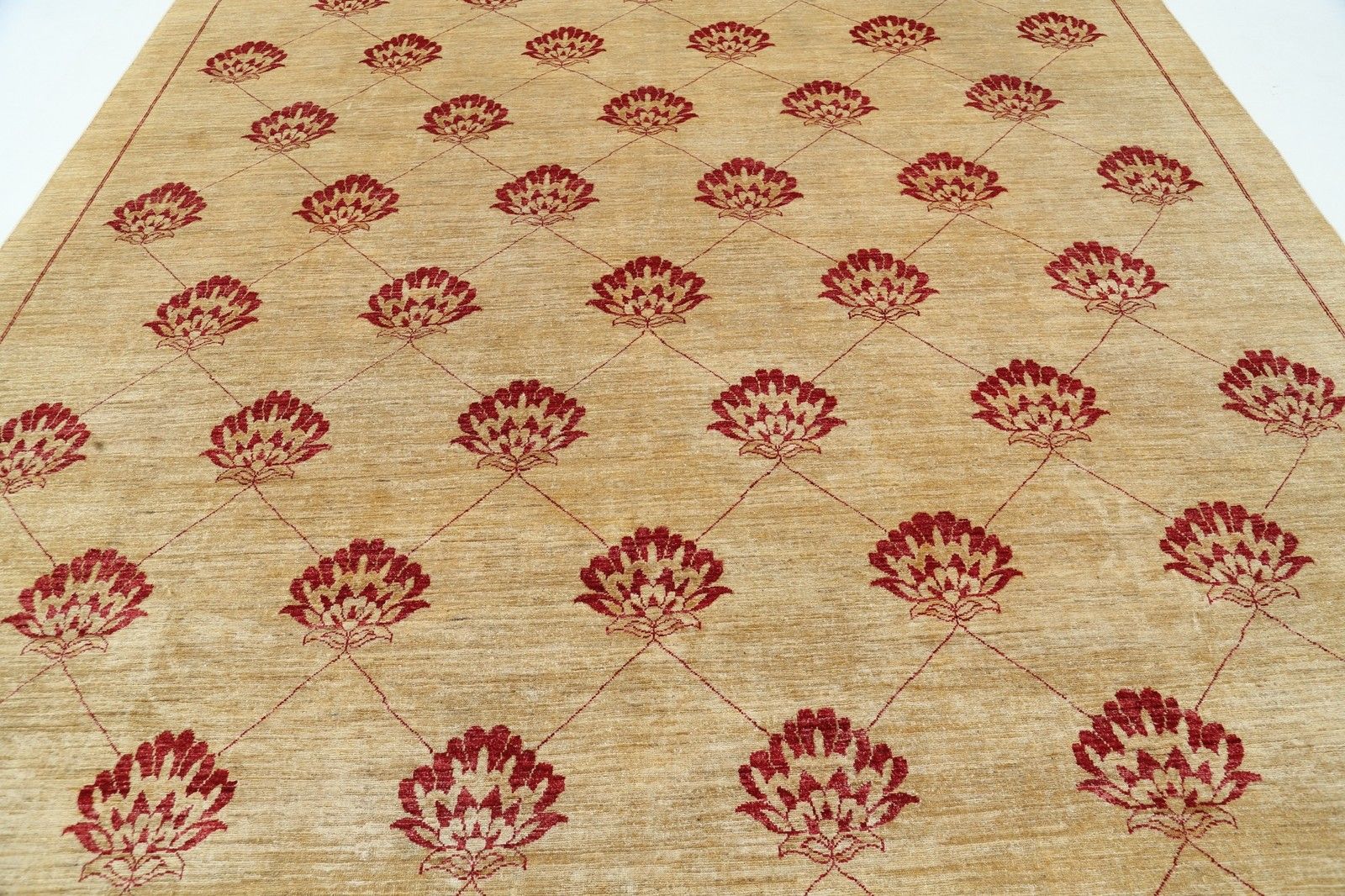 Tapis en laine beige et rouge, fait main, 2,93 x 3,97 m. Tapis à motif floral répété photo 4884.0