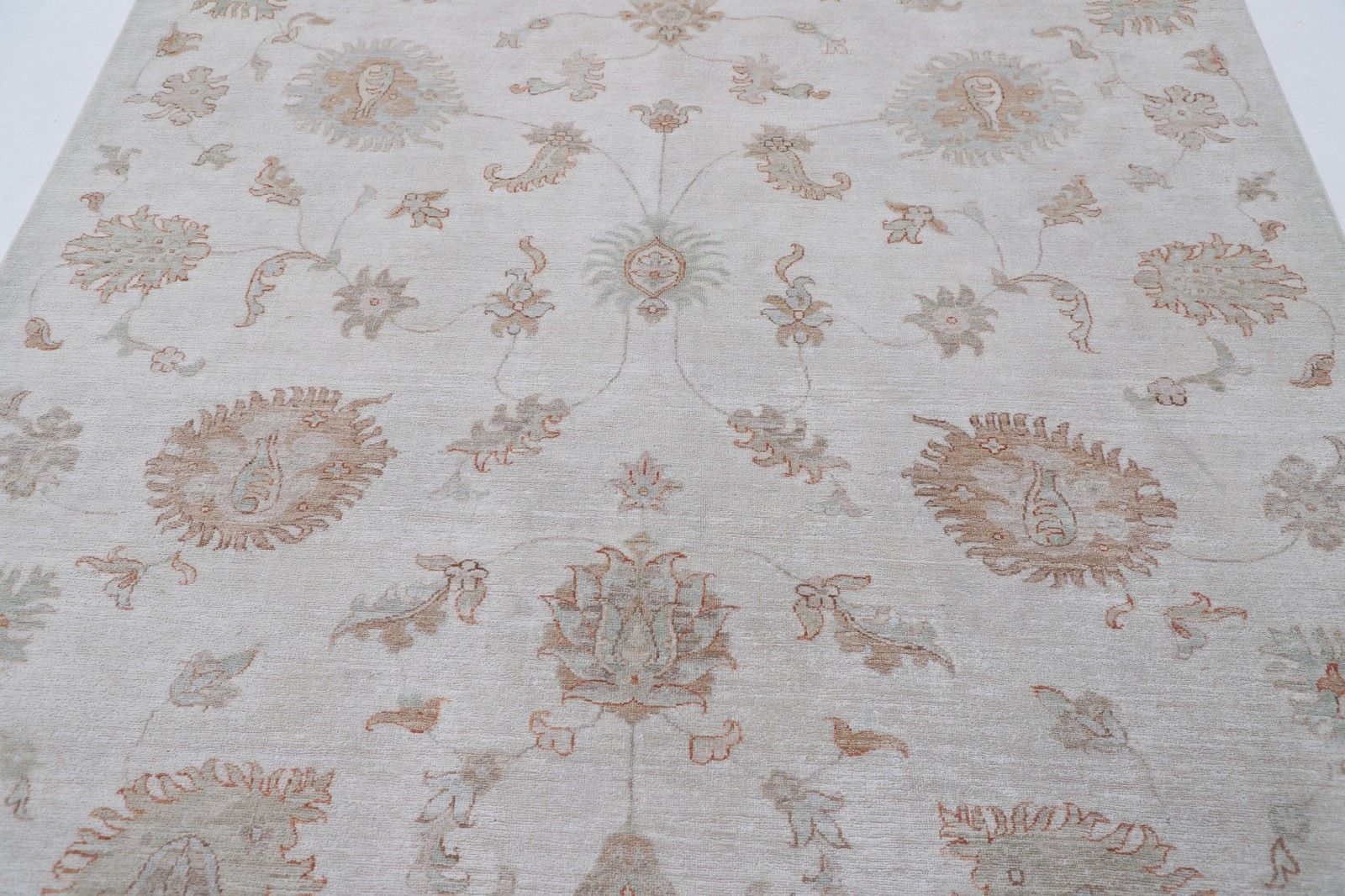 Tapis traditionnel noué à la main, beige à motif floral, 2,04 x 2,88 m photo for sale