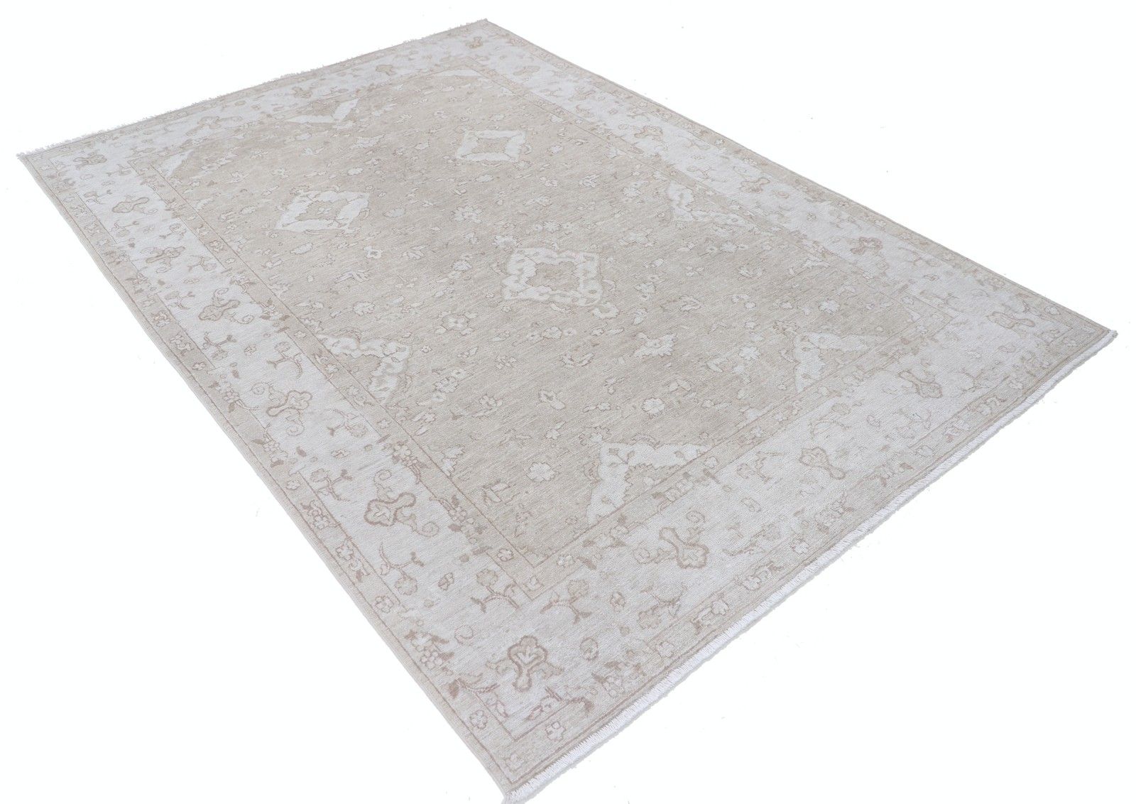 5,8 x 8,2 ft handgeknoopt beige Turks vloerkleed met bloemmotief. 100% wol photo furniture