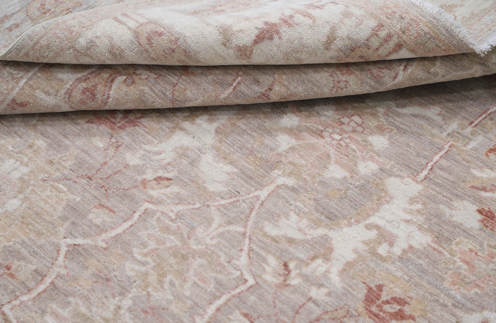 6x8 Ft Traditioneel Handgeknoopt Wollen Vloerkleed in Beige, Blush en Taupe met Bloemmotief photo Textiel