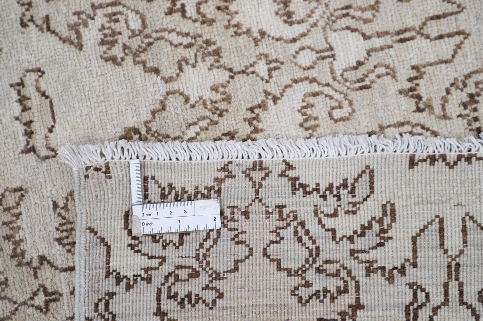 Tapis d'appoint fait main, beige et brun, motif ornemental, 130 x 166 cm. 100 % laine photo vinterior