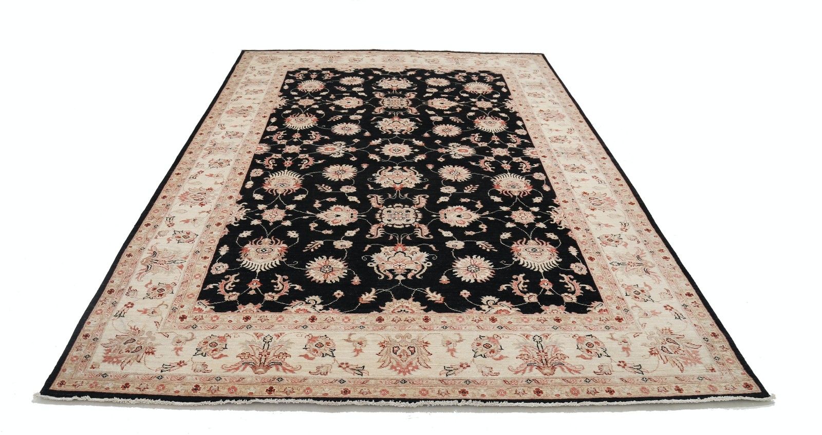 Grand tapis Oushak floral noué à la main, 206 x 305 cm, en noir et beige. 100 % laine photo Textiles