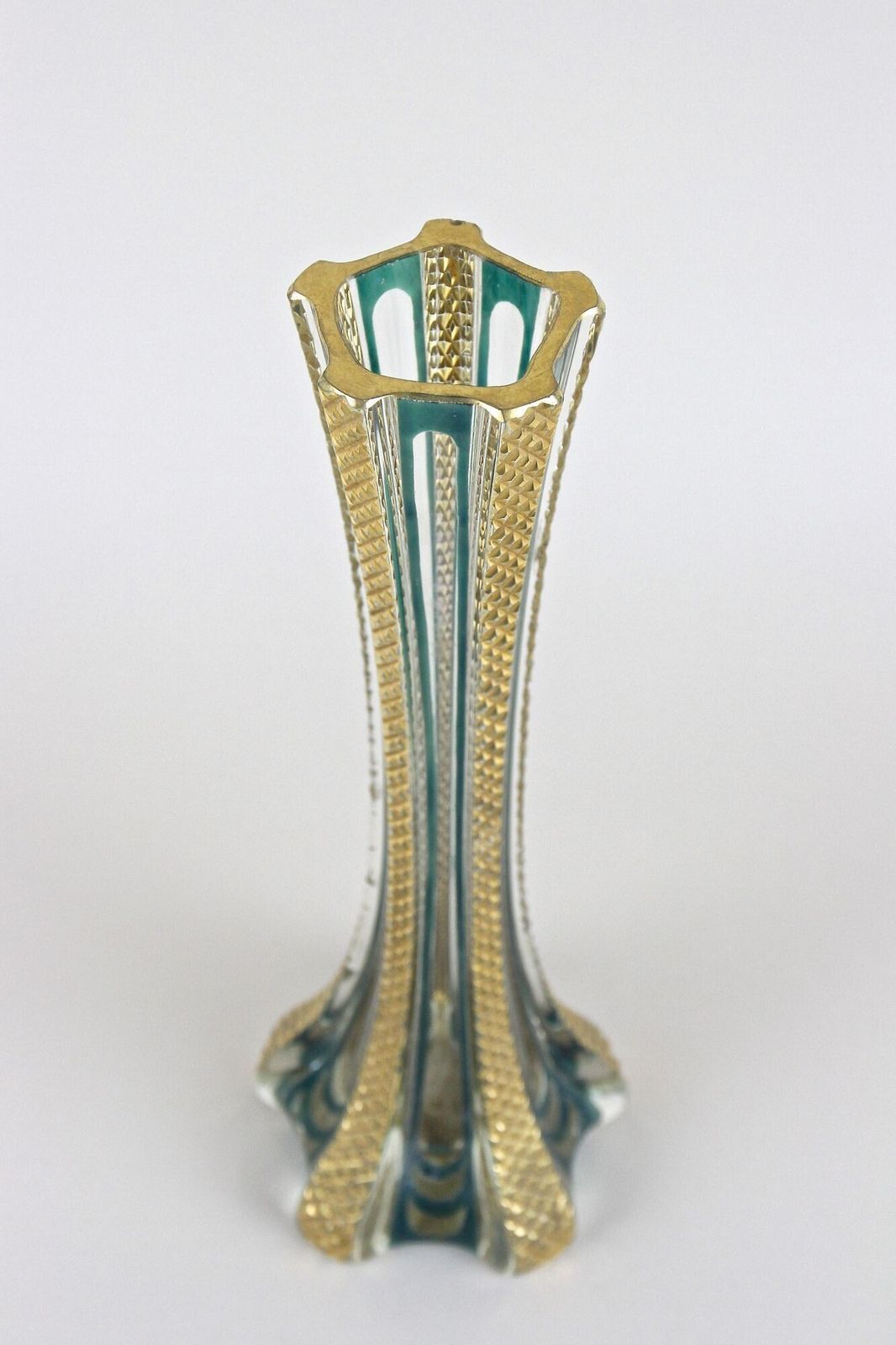 photo furniture 20th Century Murano Glass Vase With Green And Gilt Accents, Italy Ca. 1930