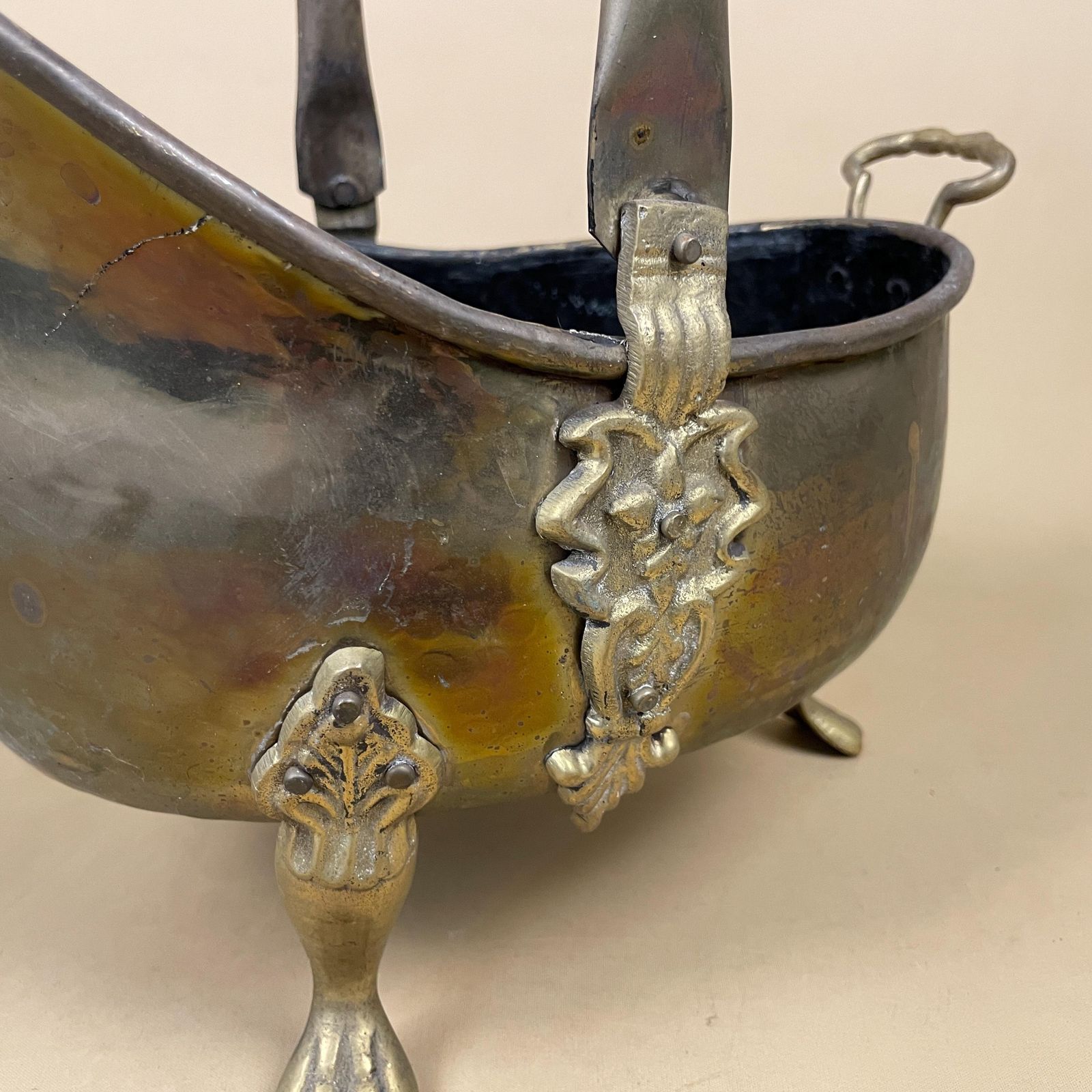 Antique Metal Gold Brass Coal Bucket Handle Fireside Fire Side Scuttle Log Helmet Farmhouse 3 Feet Vintage Fireplace Logs Ornate photo Home Fixtures