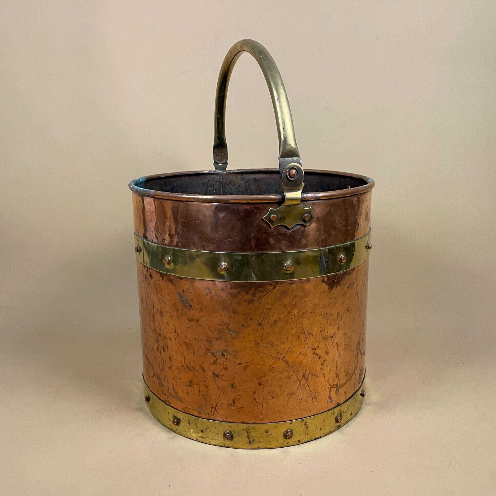 Antique Metal Copper Coal Bucket Gold Brass Handle Fireside Fire Side Scuttle Helmet Cottage Vintage Fireplace Logs Ornate Round Large photo 119.0