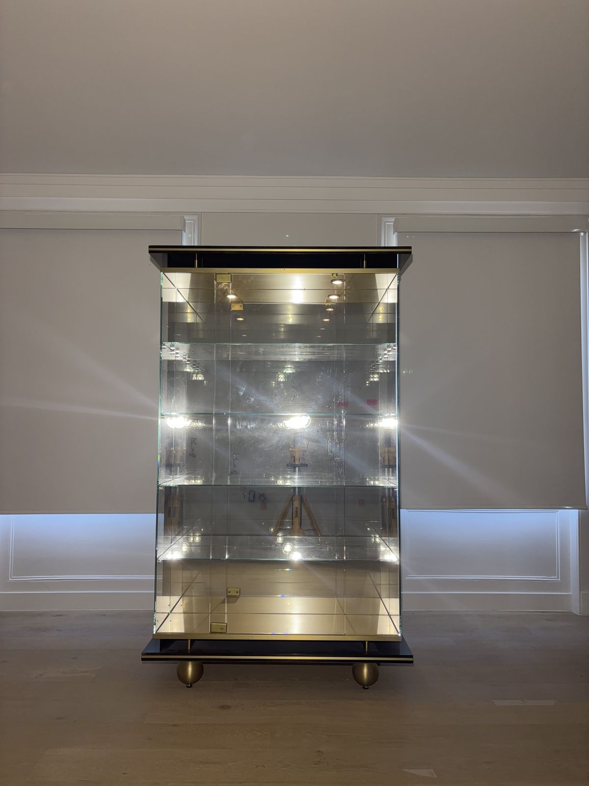 Turri  Luxury  Furniture Glass Display Cabinet photo furniture