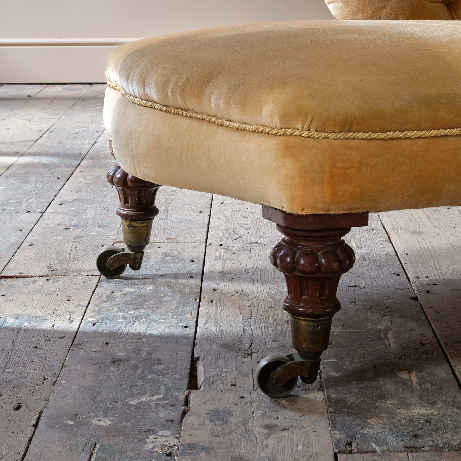 Mid 19th Century Country House Chaise Longue photo vintage