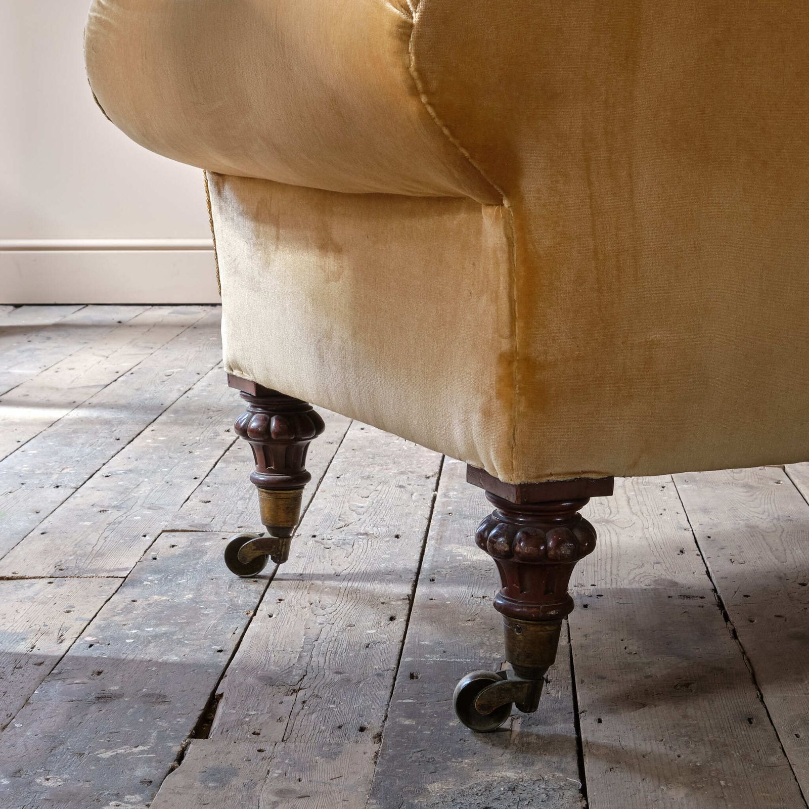 photo furniture Mid 19th Century Country House Chaise Longue