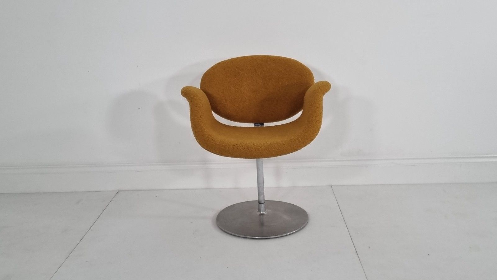 photo vinterior Artifort Tulip Chair In Mustard Boucle In Excellent Condition