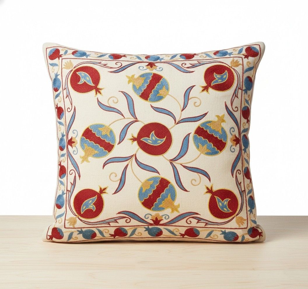 Housse de coussin brodée en soie, 50 x 50 cm. Housse de coussin artisanale. Coussin décoratif photo furniture