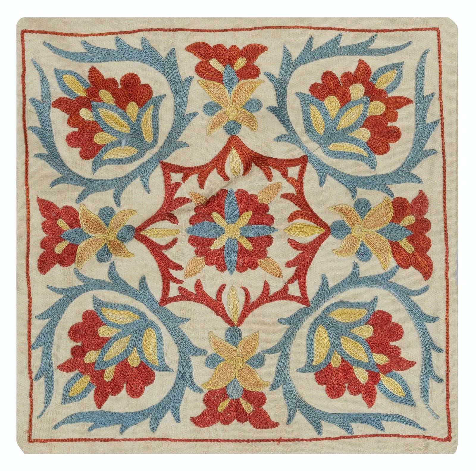 Housse de coussin 30 x 30 cm en soie brodée. Coussin décoratif traditionnel photo furniture