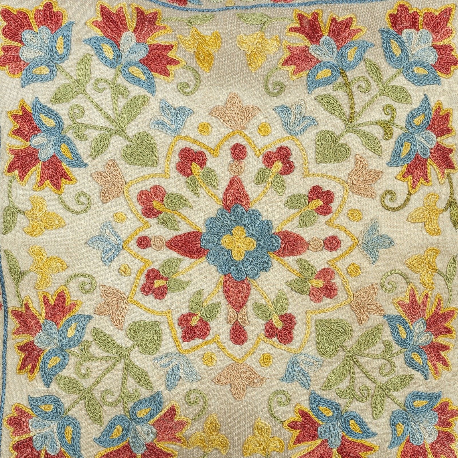 Housse de coussin 100 % soie 30 x 30 cm. Coussin Uzbek. Coussin brodé décoratif photo for sale