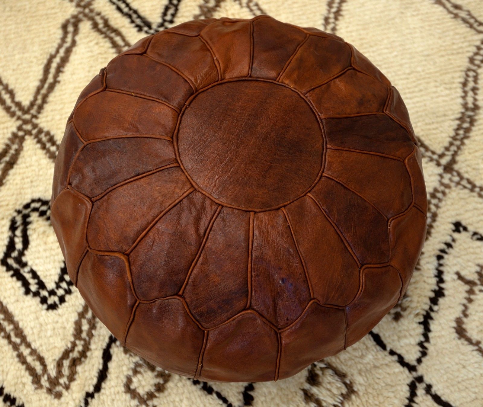 Pouf rond en cuir véritable travaillé à la main, non rembourré, marron, repose-pieds, option personnalisable A photo furniture