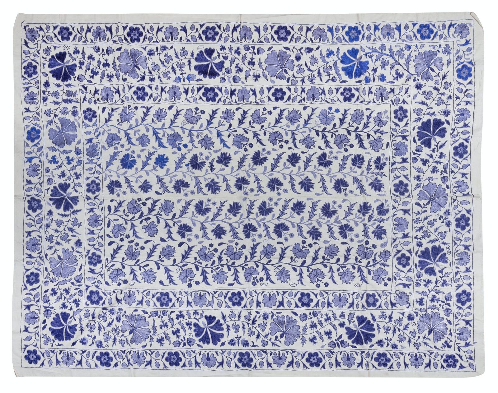 Tenture murale suzani au crochet 6,4 x 8,4 ft, broderie en soie, couvre-lit en crème et bleu photo Textiles