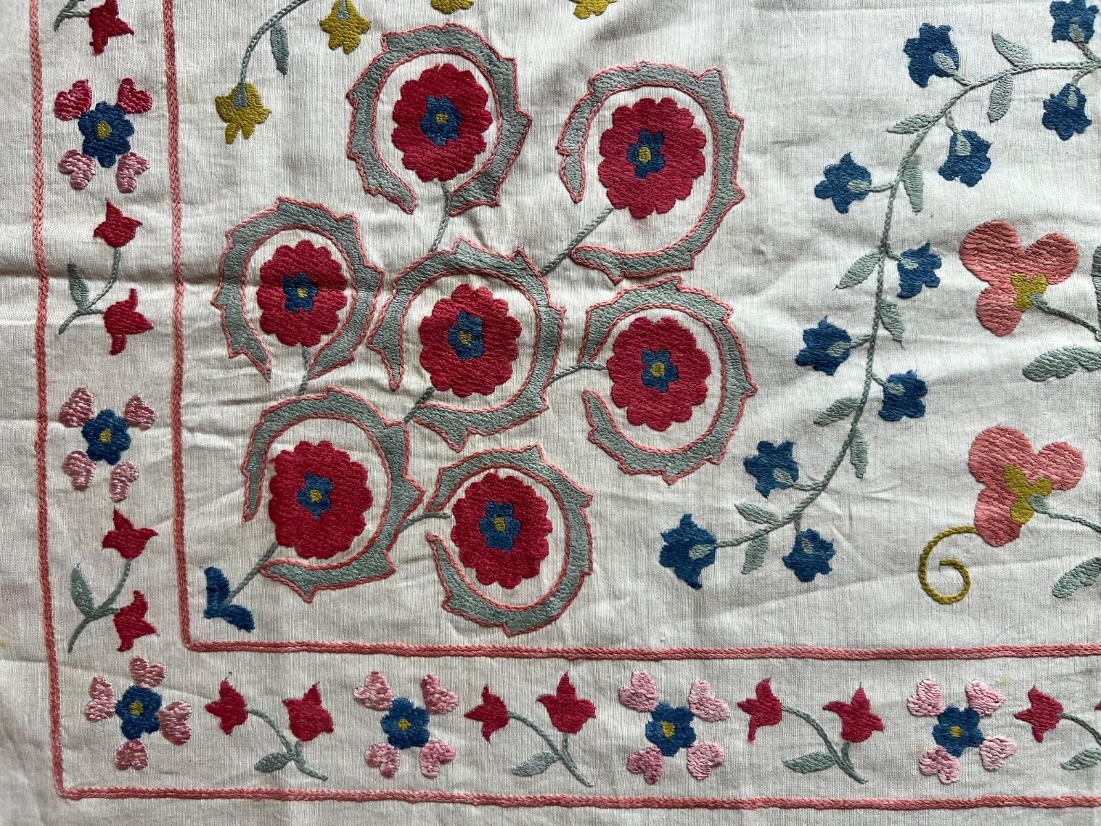 162.0 Tenture murale brodée 3,3 x 3,5 ft. Nappe en coton. Jeté de canapé fait main, neuf photo