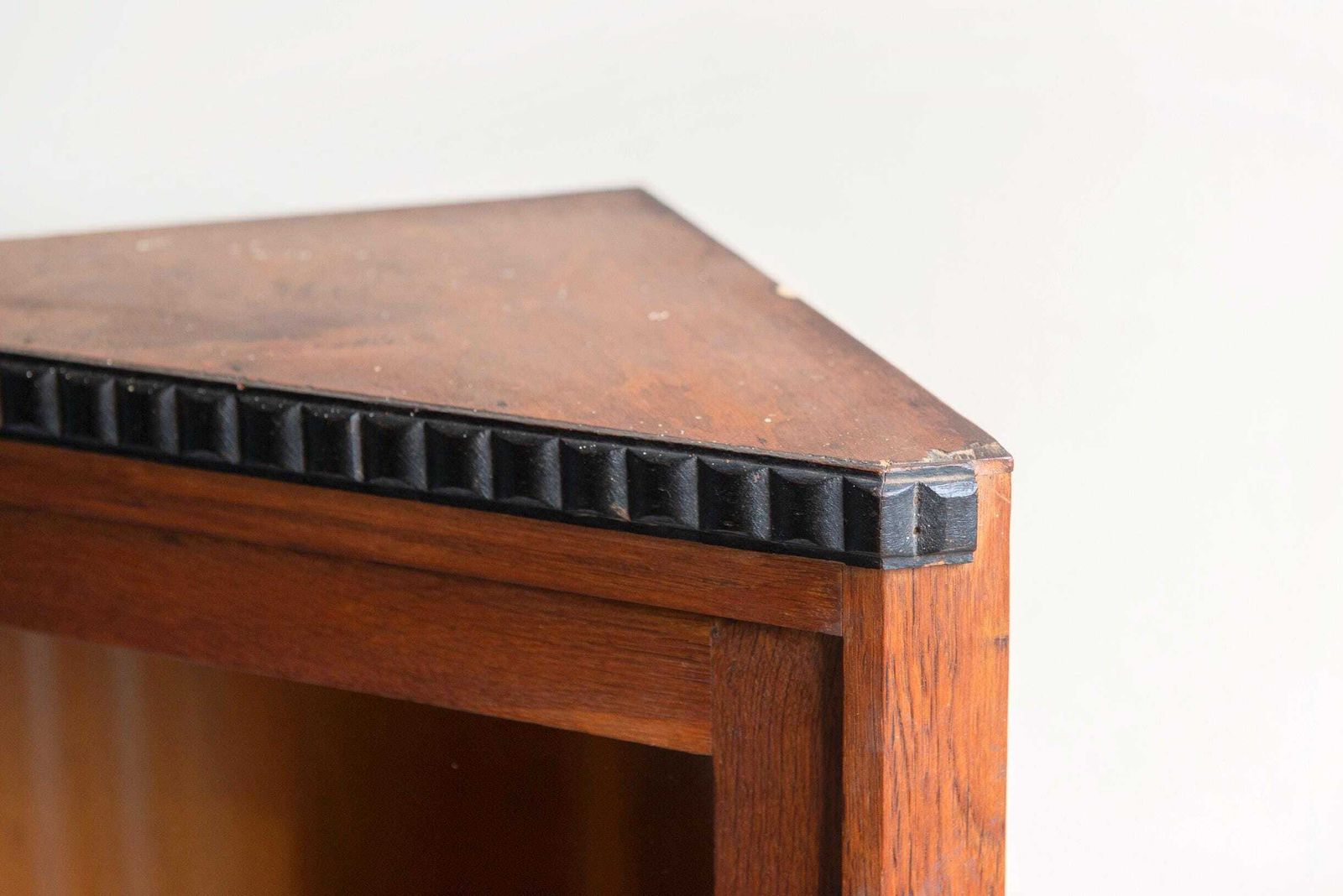 466.0 Art Deco Eiken Hoekkastje – Wandvitrine Met Glazen Deur – Amsterdamse School Stijl photo