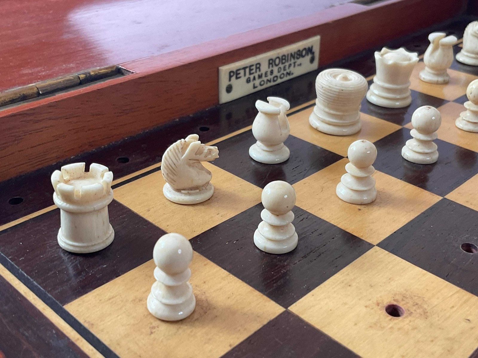 Grand Victorian Bone Travel Chess Set – Peter Robinson Oxford St. London – C. 1890 photo vintage