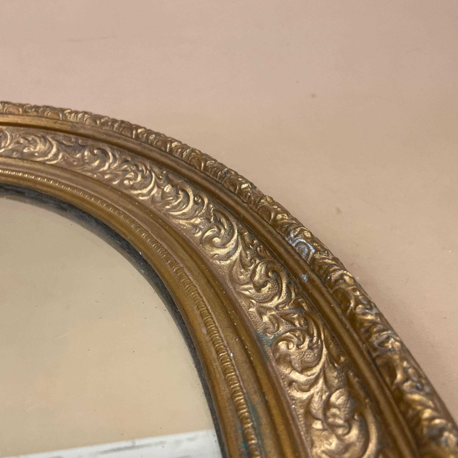 photo furniture Oval Gold Wood Mirror Ornate Gold Gilt Painted Portrait Wall Mirror Regency Hallway Entry Wooden Frame Antique Style