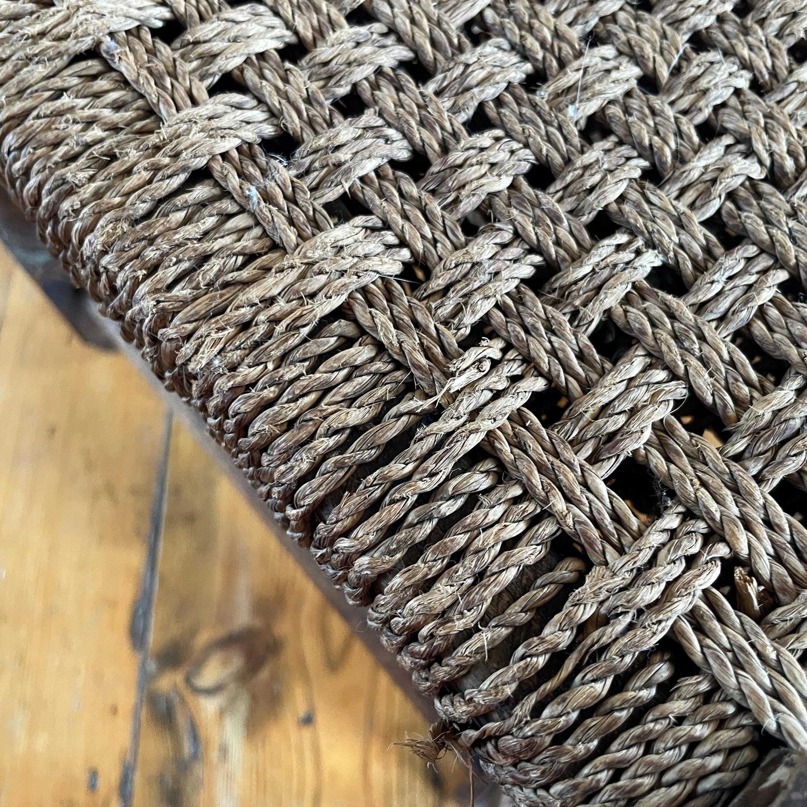 photo vinterior Rush Seat Wooden Bench Long Rustic Woven Stool Farmhouse Entryway Hall Footstool Antique Style