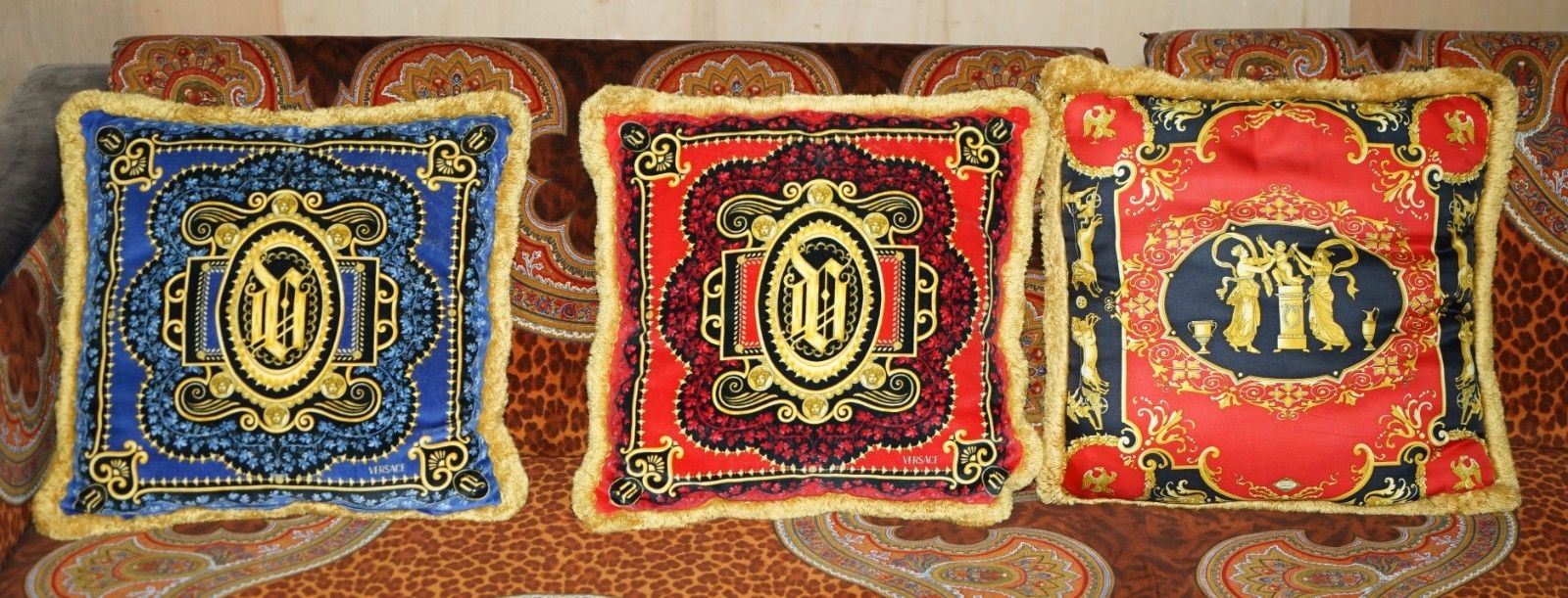 photo furniture Three Rrp £2,250 Versace Italy 2003 Ilian Rachov Designed Silk Scatter Cushions