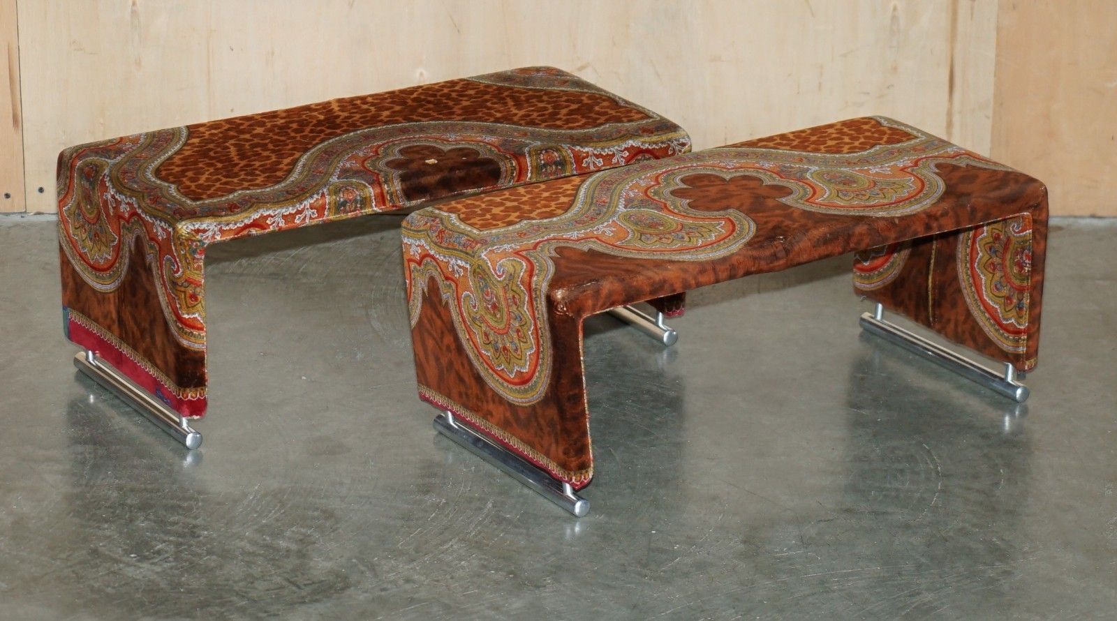 Pair Of Rrp £6,000 Versace Italy 2003 Ilian Rachov Designed Ottoman Footstools