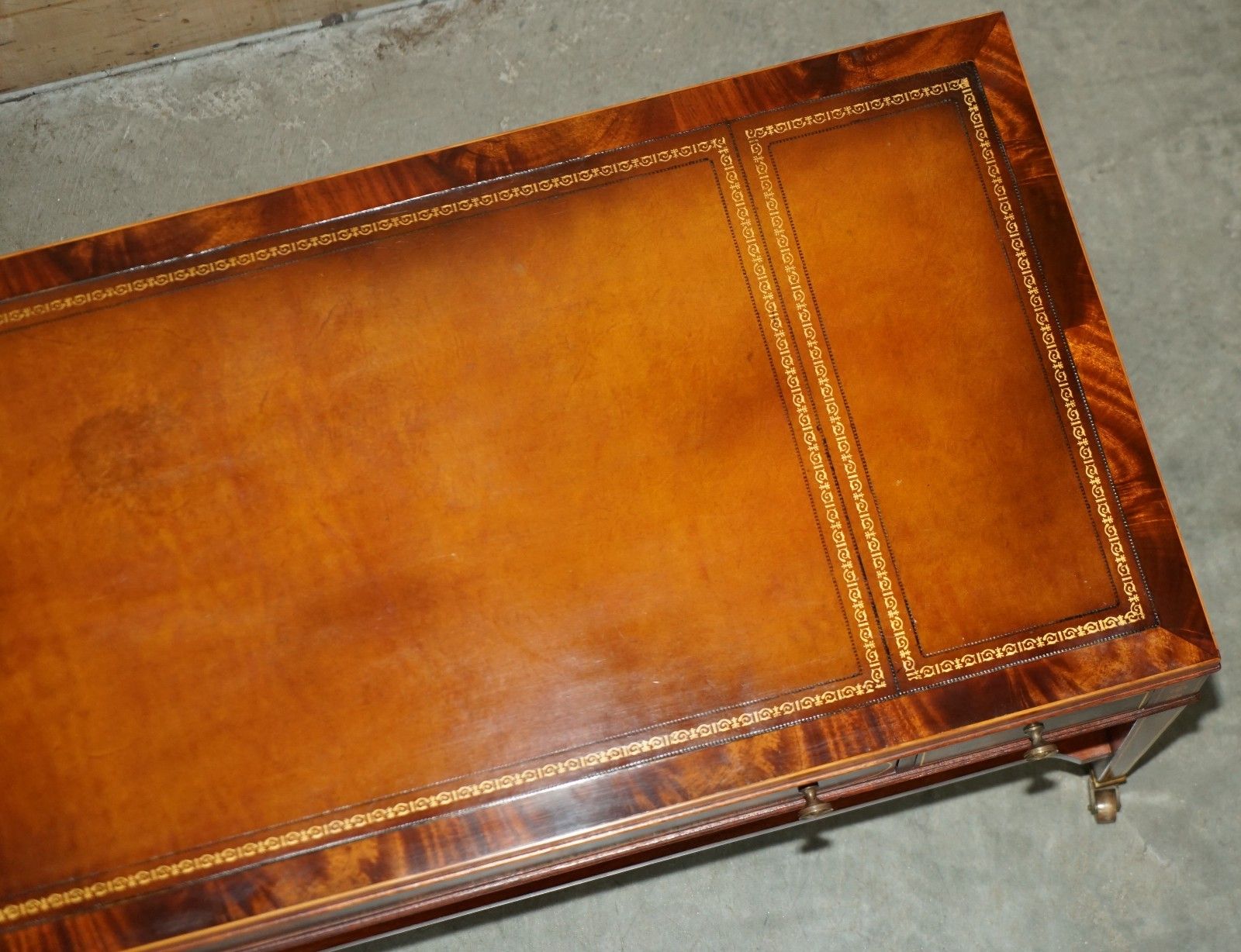 Exquisite Hand Dyed Brown Leather Sheraton Inlaid Flamed Mahogany Coffee Table photo vinterior