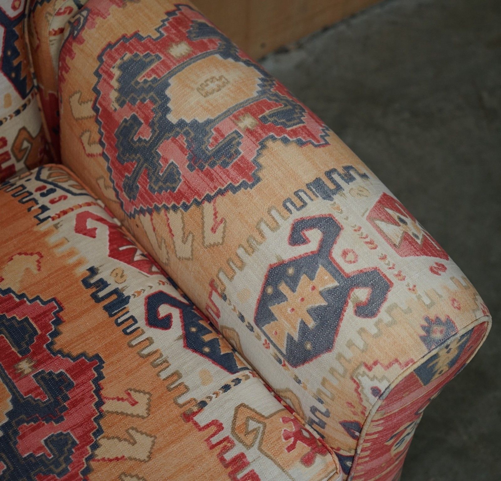 photo furniture Exquisite Original Edwardian Kilim Upholstered Sofa Chaise Lounge With Drop Arm