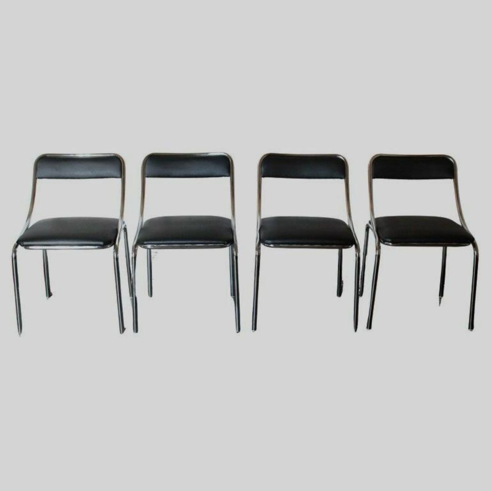 Set van vier vintage verchroomde eetkamerstoelen, kunstleer, Italië, 1970 photo 900.0