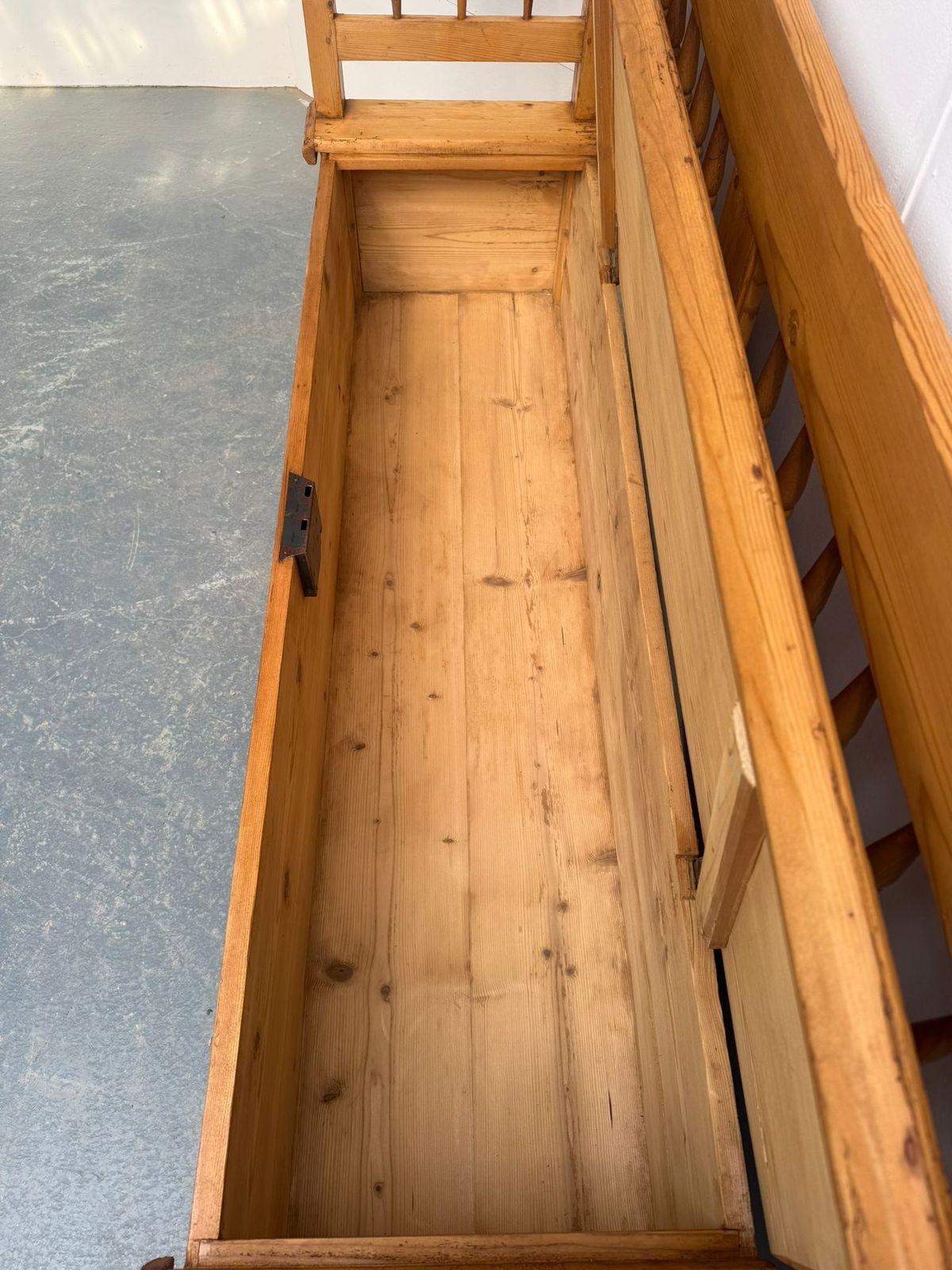 photo furniture A Lovely Original Hungarian Spindled Pine Waxed Victorian 3 Seater Bench