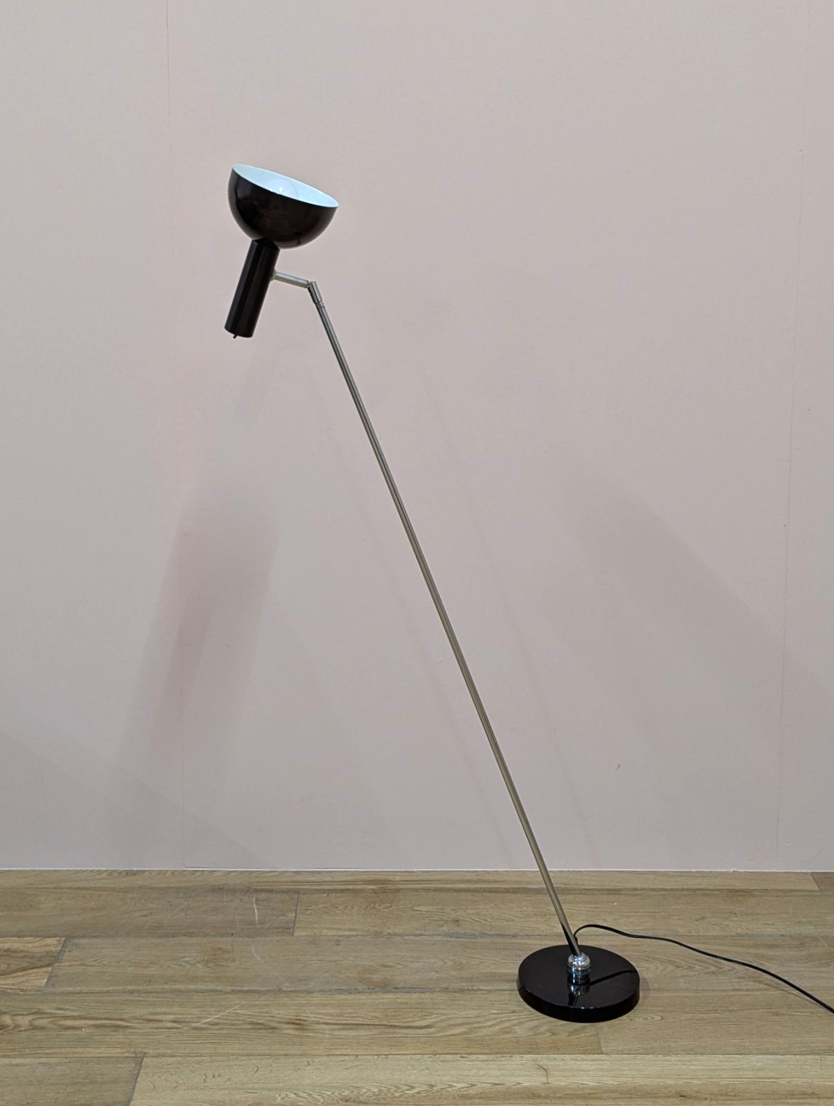 photo vintage Original Midcentury Posable Floor Lamp By Busquet For Hala Zeist – Fully Restored
