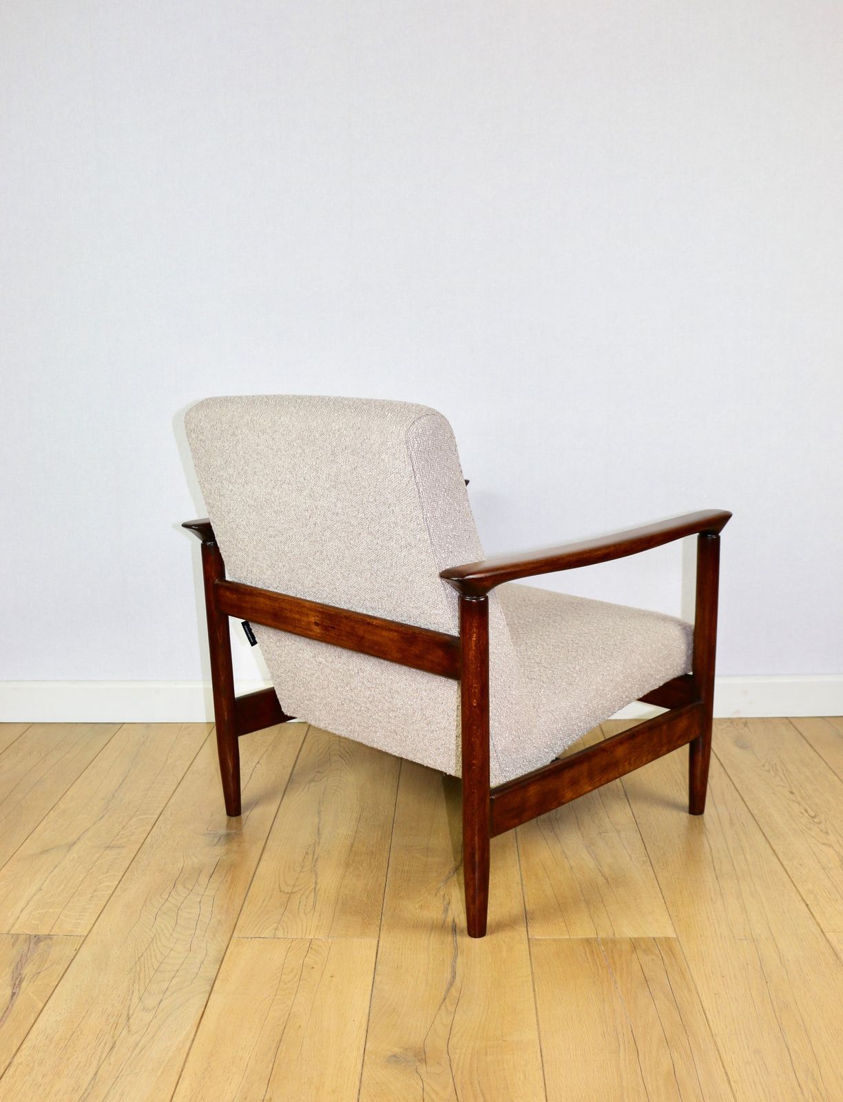 Gfm 142 Armchair, Designed By Edmund Homa From The 1970s Beige Boucle Dark Wood   2 Pieces Available. photo vinterior