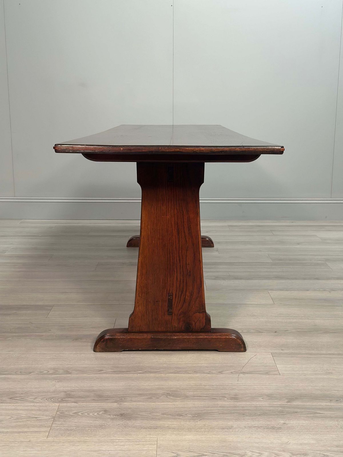 photo vintage Large Military Arts & Crafts Oak Refectory Table