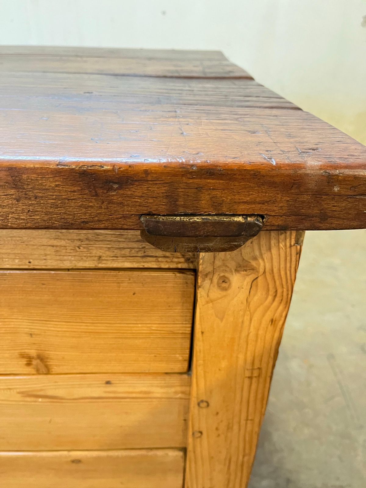 photo buy Dutch Antique Butcher Block / Kitchen Table In Pine And Chestnut