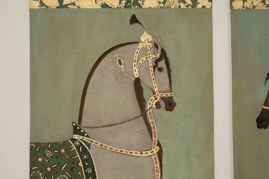 Painted Canvas Depicting A Light Colored Indian Horse In Profile. Contemporary. photo vinterior