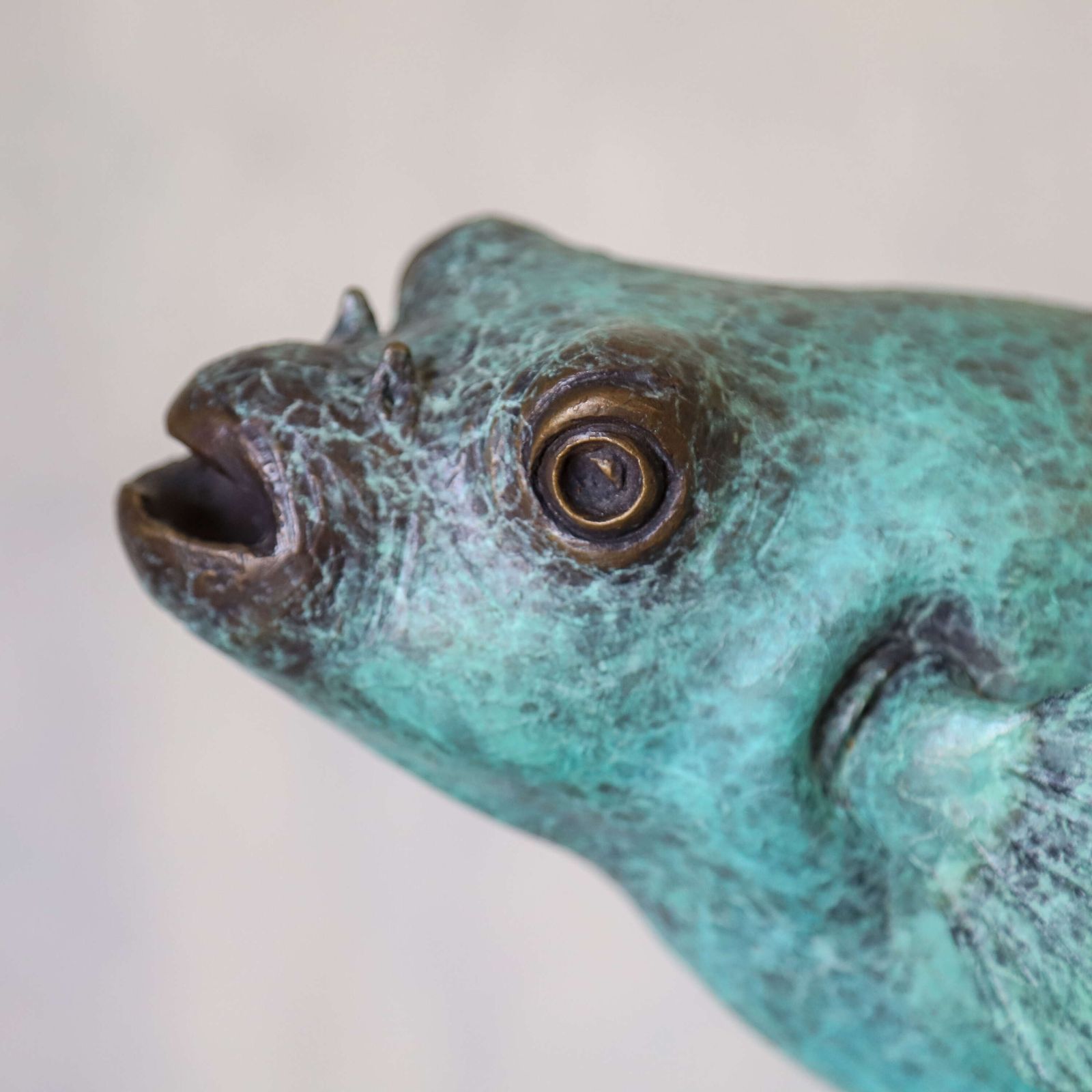 Dogface Puffer – Fine Art Bronze By Andrzej Szymczyk, Limited Edition 2/8 photo vinterior