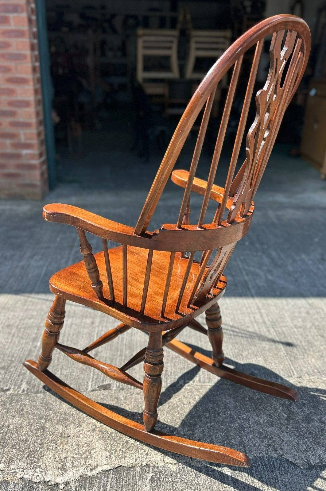 Good Quality English Country Oak & Beech Windsor Shaped Seat Rocking Chair photo vinterior