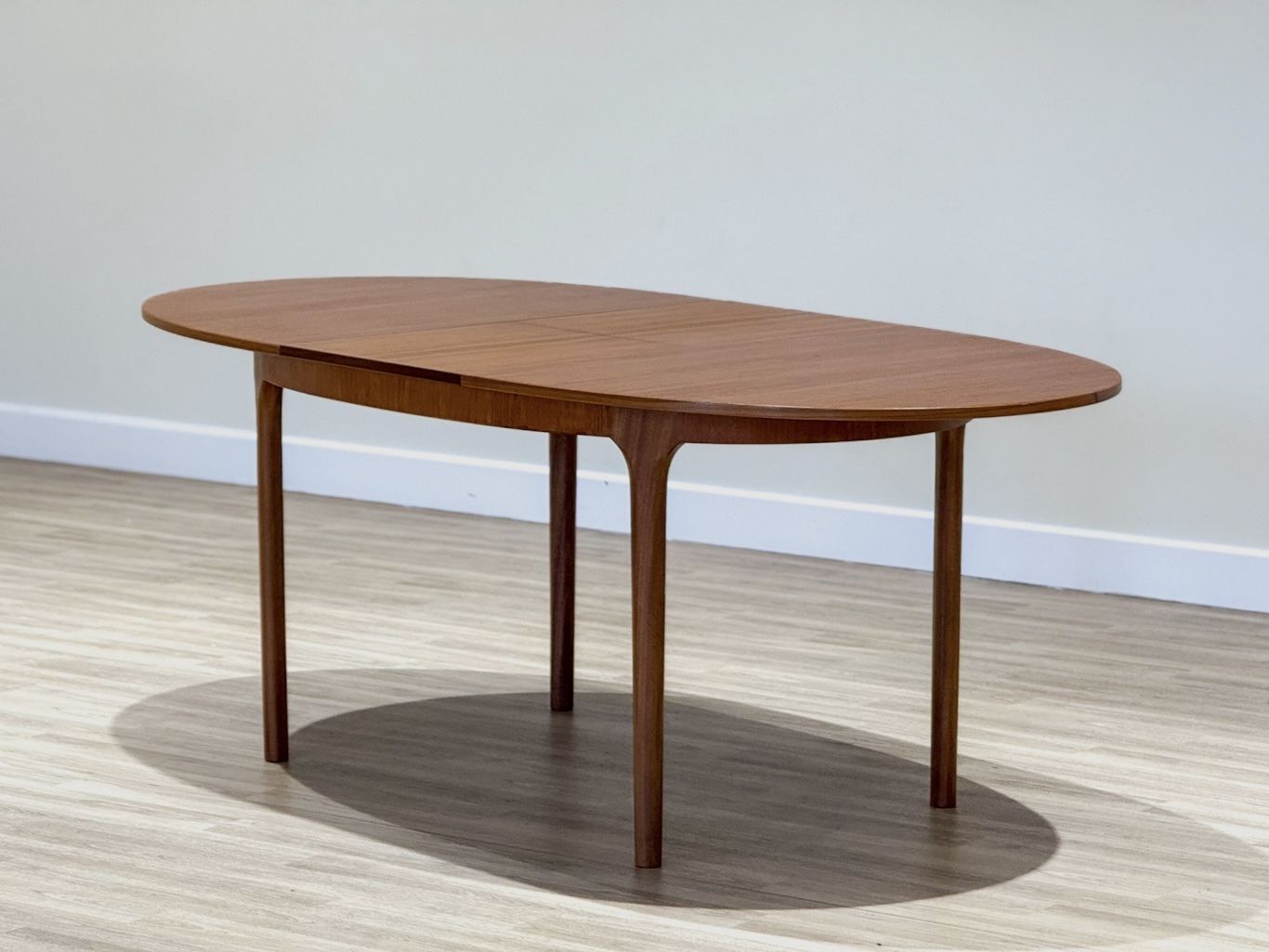 photo vinterior A McIntosh Extending Oval Dining Set By Tom Robertson — Dunvegan Collection, 1960s