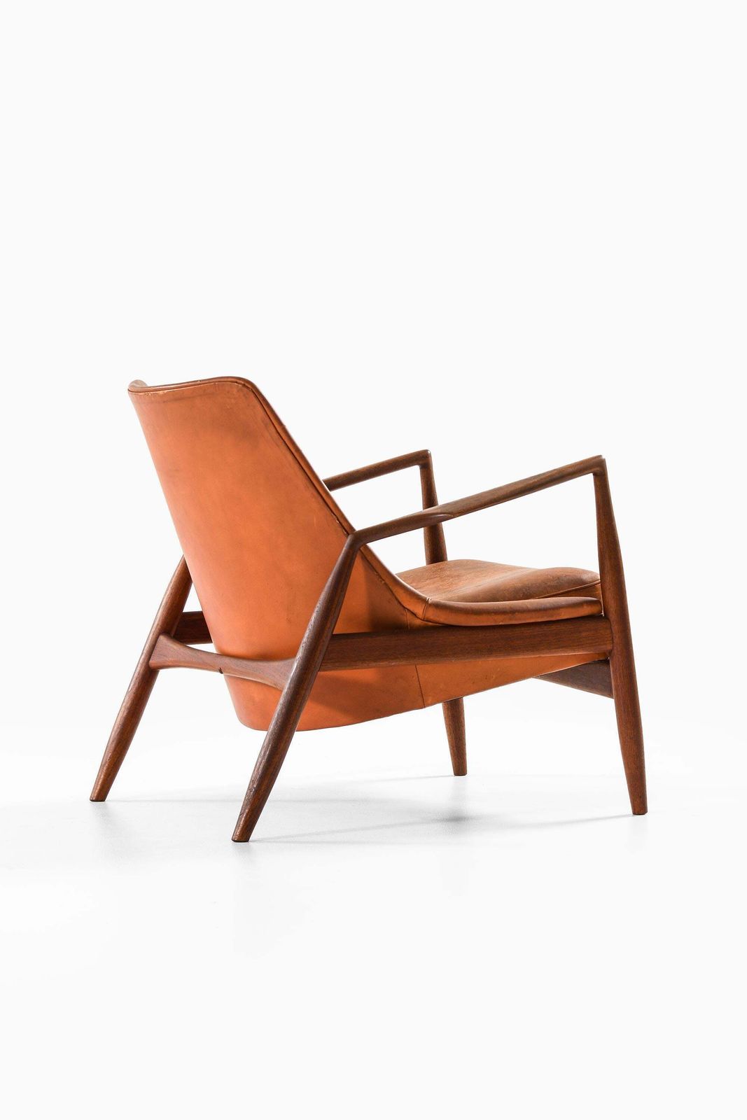 28765.0 Easy Chair In Leather And Teak By Ib Kofod Larsen, 1950s photo