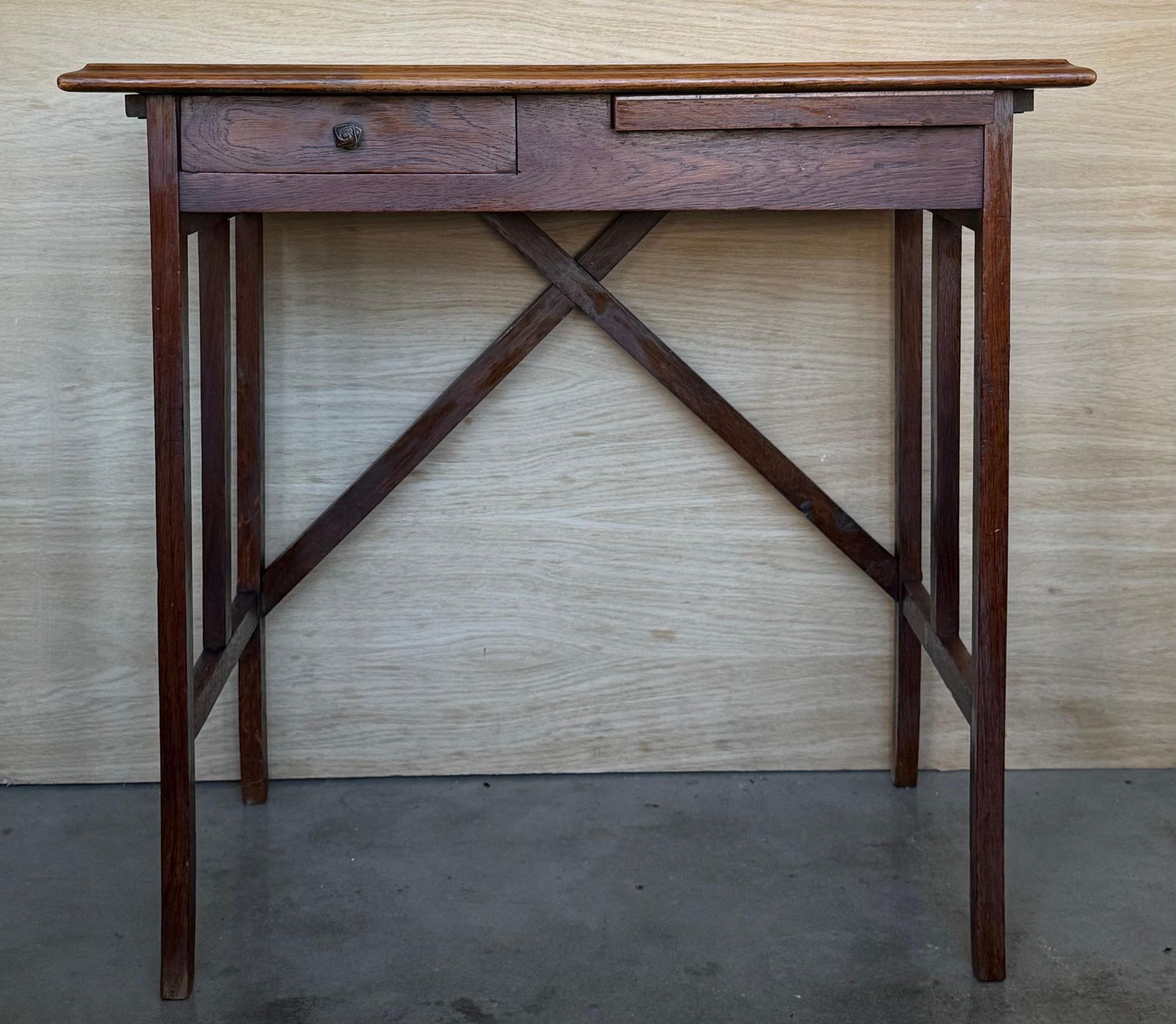 Table d'appoint baroque espagnole en noyer foncé avec tiroir, restaurée photo for sale