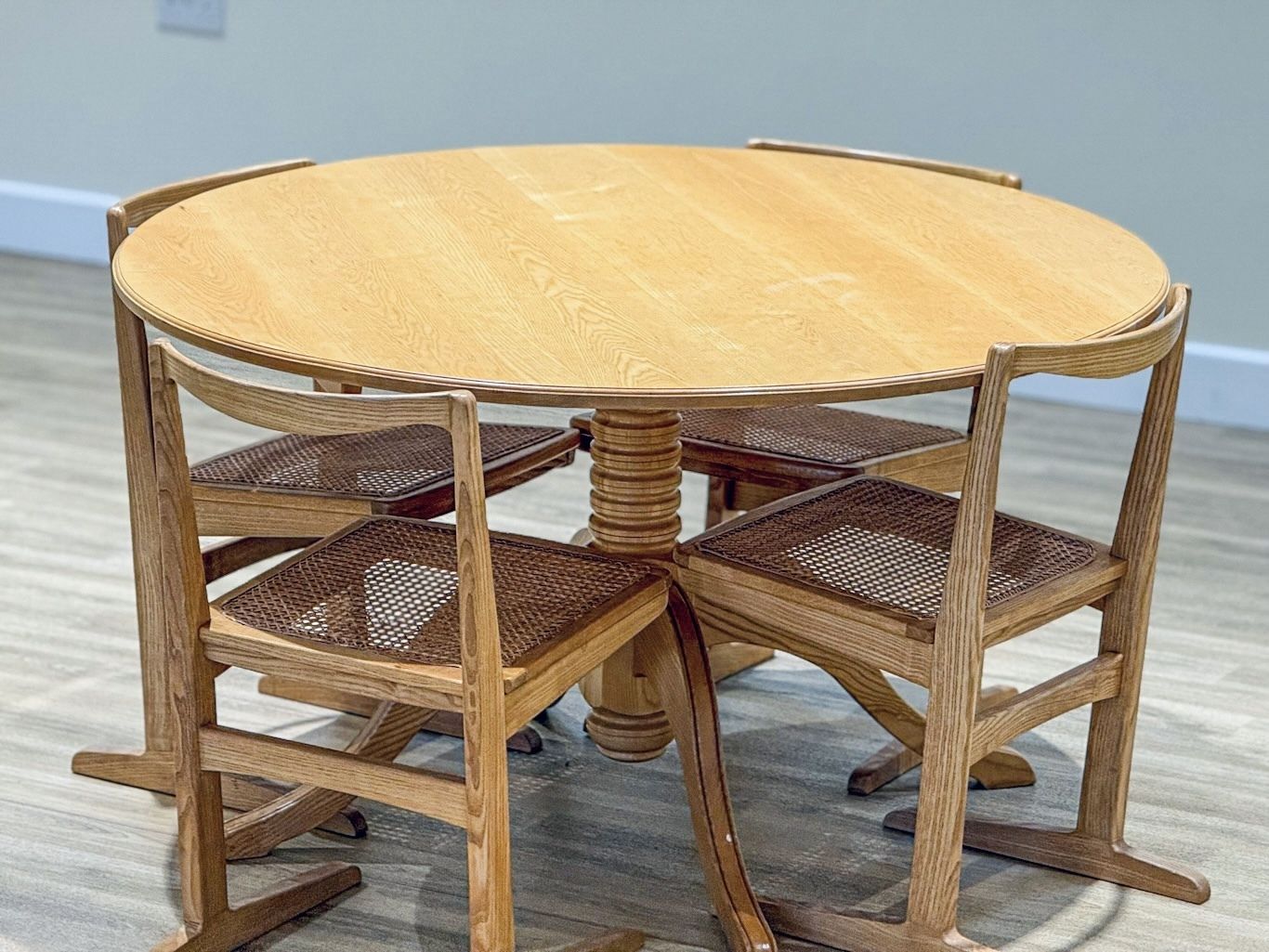 Mid Century Elm Circular Dining Table & 4 Rattan Chairs – Original 1960s Set photo 600.0