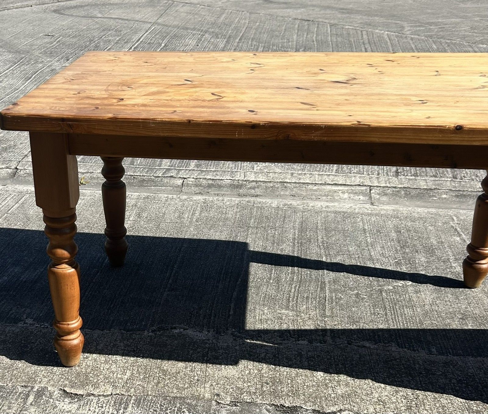 photo vintage Vintage Waxed Pine French Style Farmhouse Dining Table 150cm X 91cm