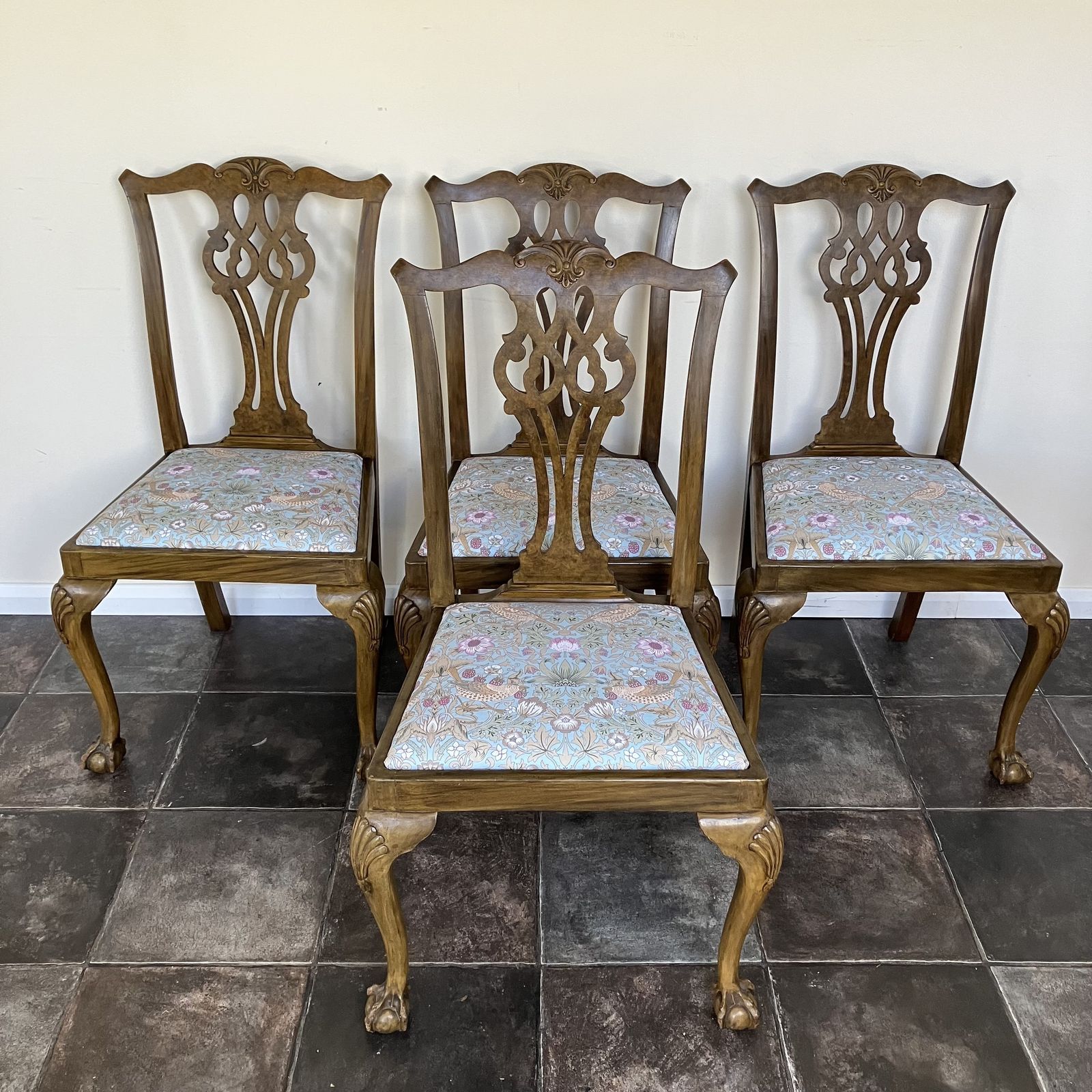 Superbly Restored Georgian Burr Walnut Wind Out Extending Dining Table And Chair Set By James Phillips & Sons Bristol; Queen Anne Legs photo for sale