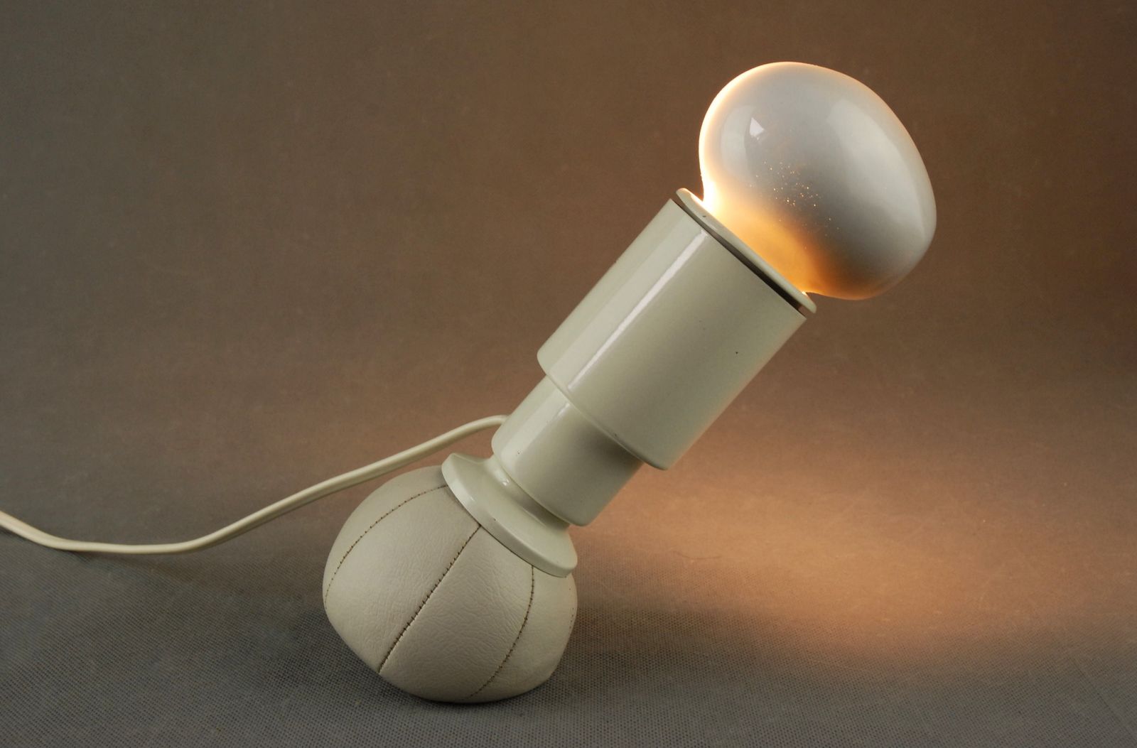 First Edition Model 600c Table Lamp By Gino Sarfatti For Arteluce, 1960s