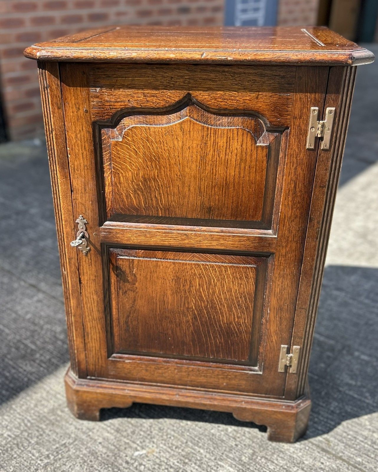 Good Quality Cumpers Of Salisbury English Oak Cupboard Side Cabinet photo furniture